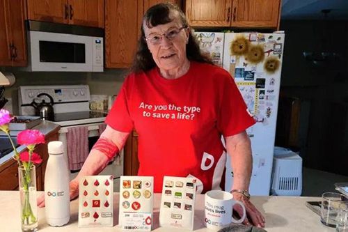 Женщина много лет была донором крови и попала в Книгу рекордов Гиннеса